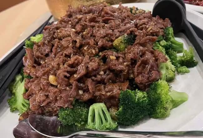 31. Broccoli Beef 百加利牛肉